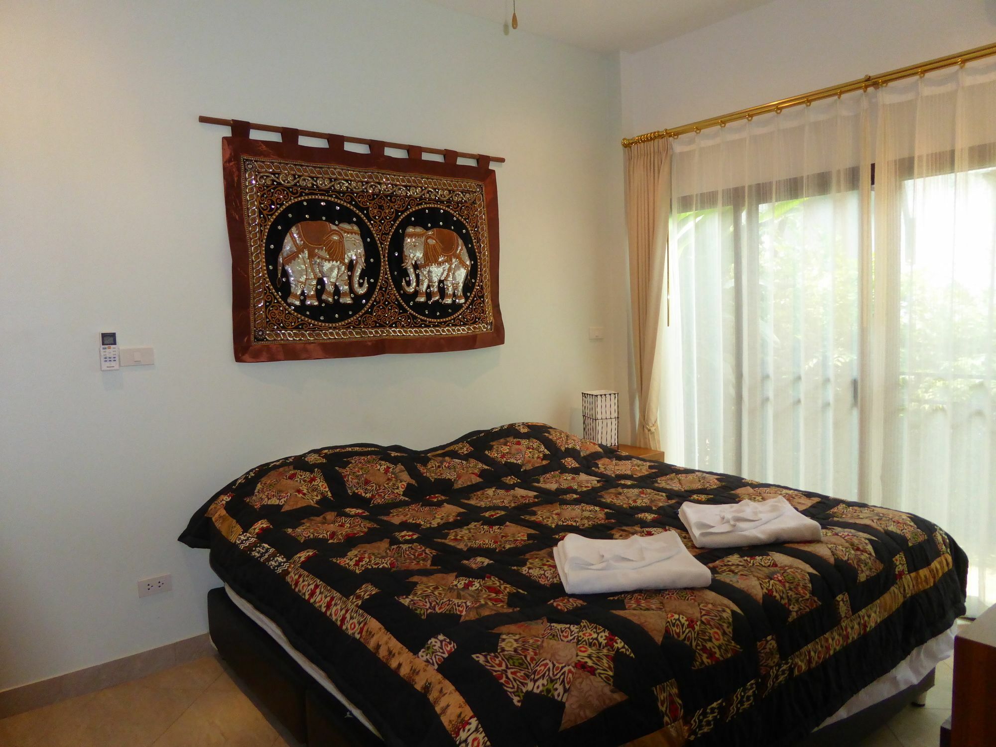 Tropicana Beach Villa At Vip Resort บ้านเพ ภายนอก รูปภาพ