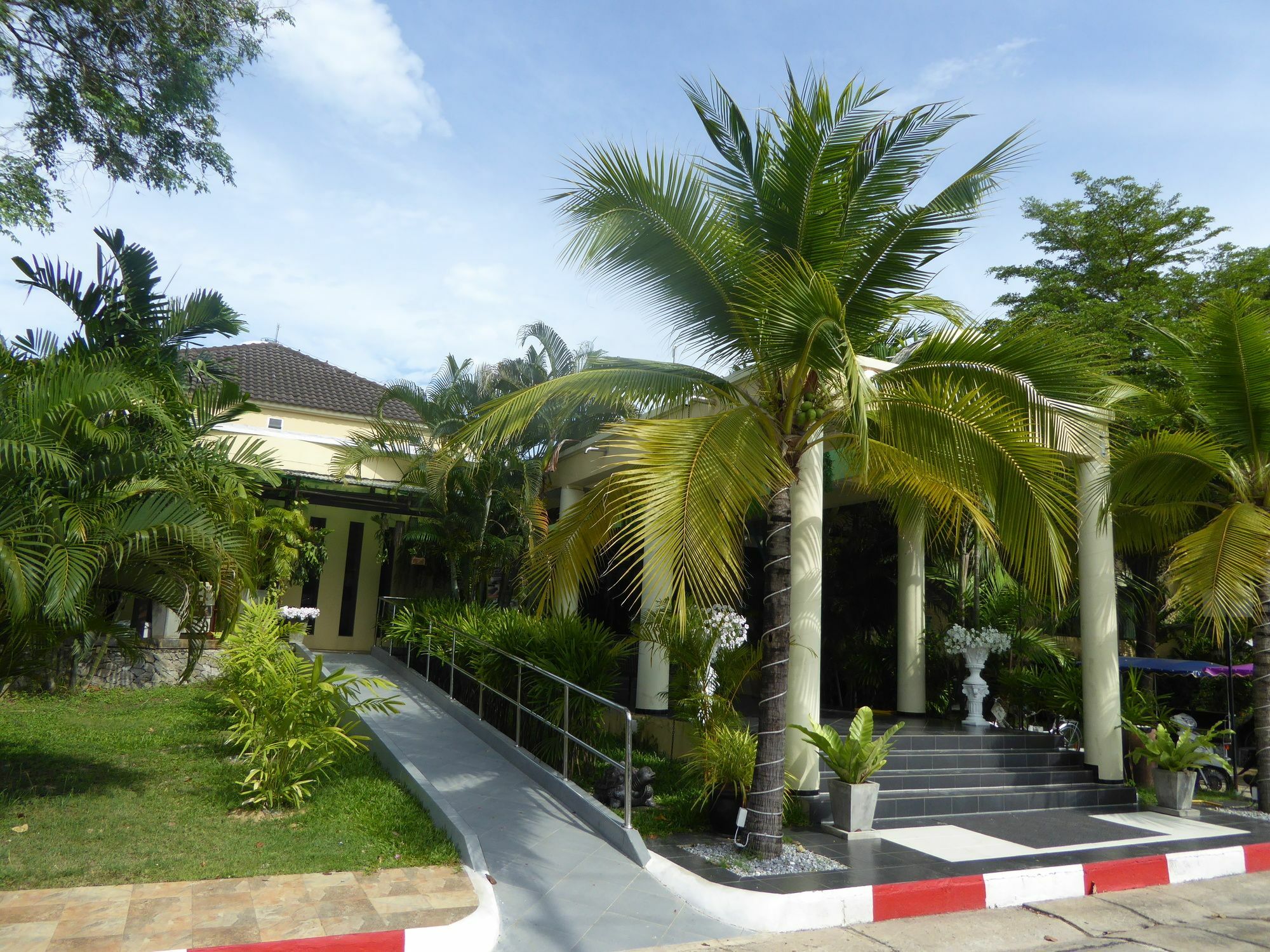 Tropicana Beach Villa At Vip Resort บ้านเพ ภายนอก รูปภาพ